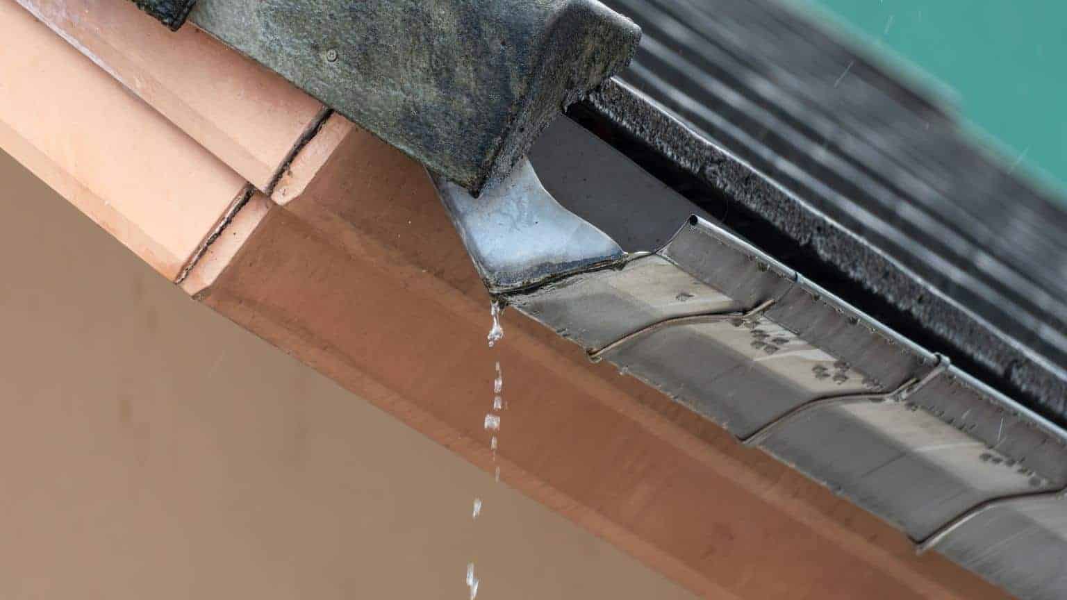 How Gutters Prevent Foundation Cracks